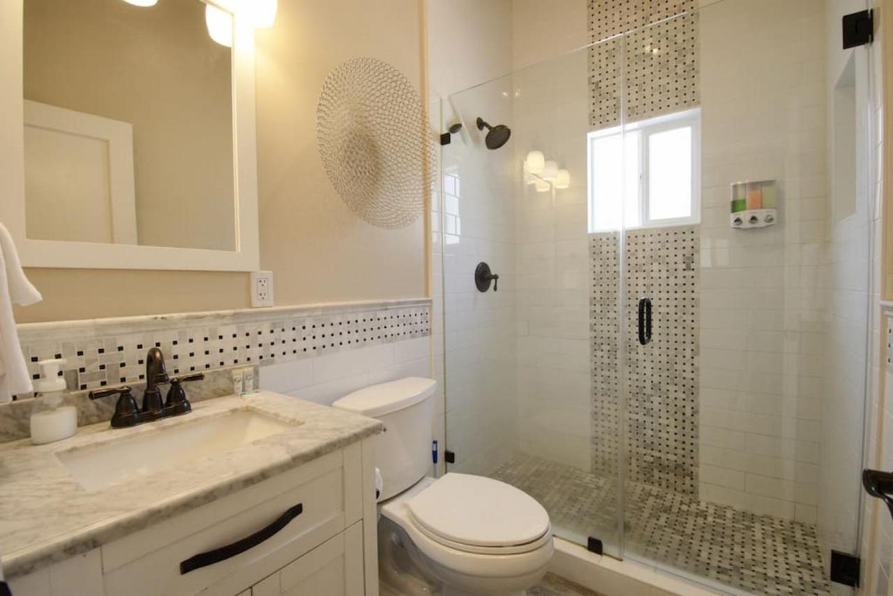Upscale 1890s Historic *